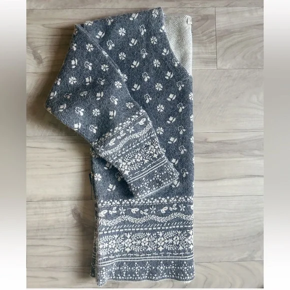 Burberry Brit Printed V-Neck Sweater - Picture 2 of 5